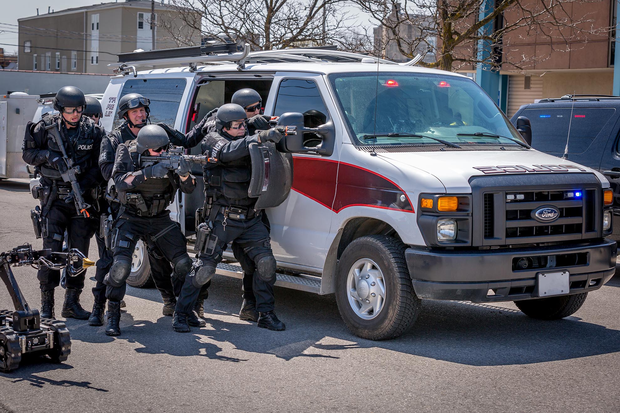 Сайт swat. SWAT полицейский спецназ США. SWAT Police спецназ американский. Спецназ LAPD. Спецназ сват полиция США.