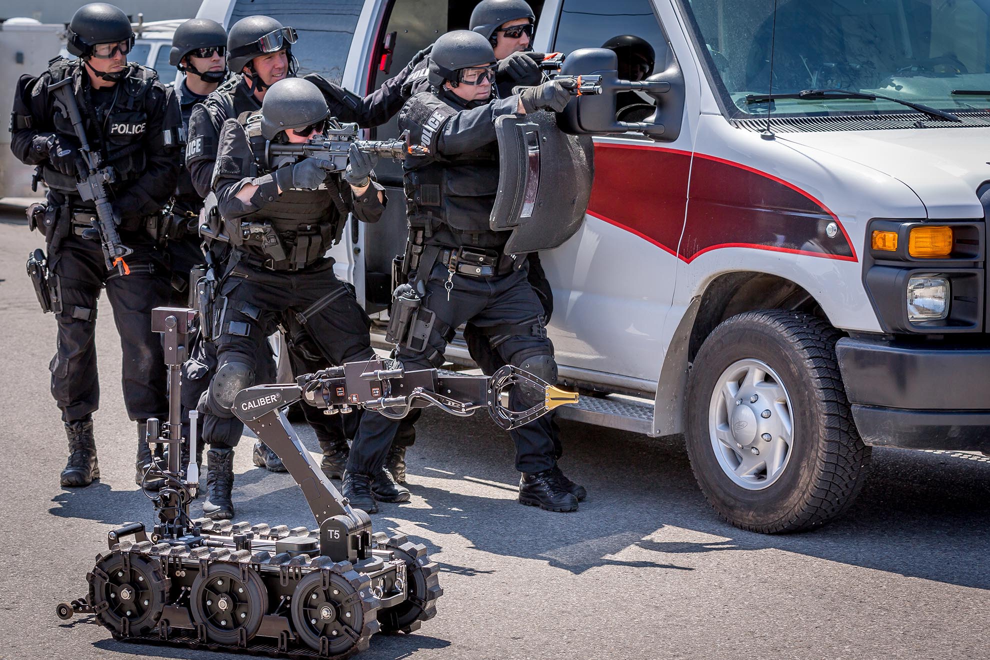 CALIBER® T5 swat EOD robot with EDU team